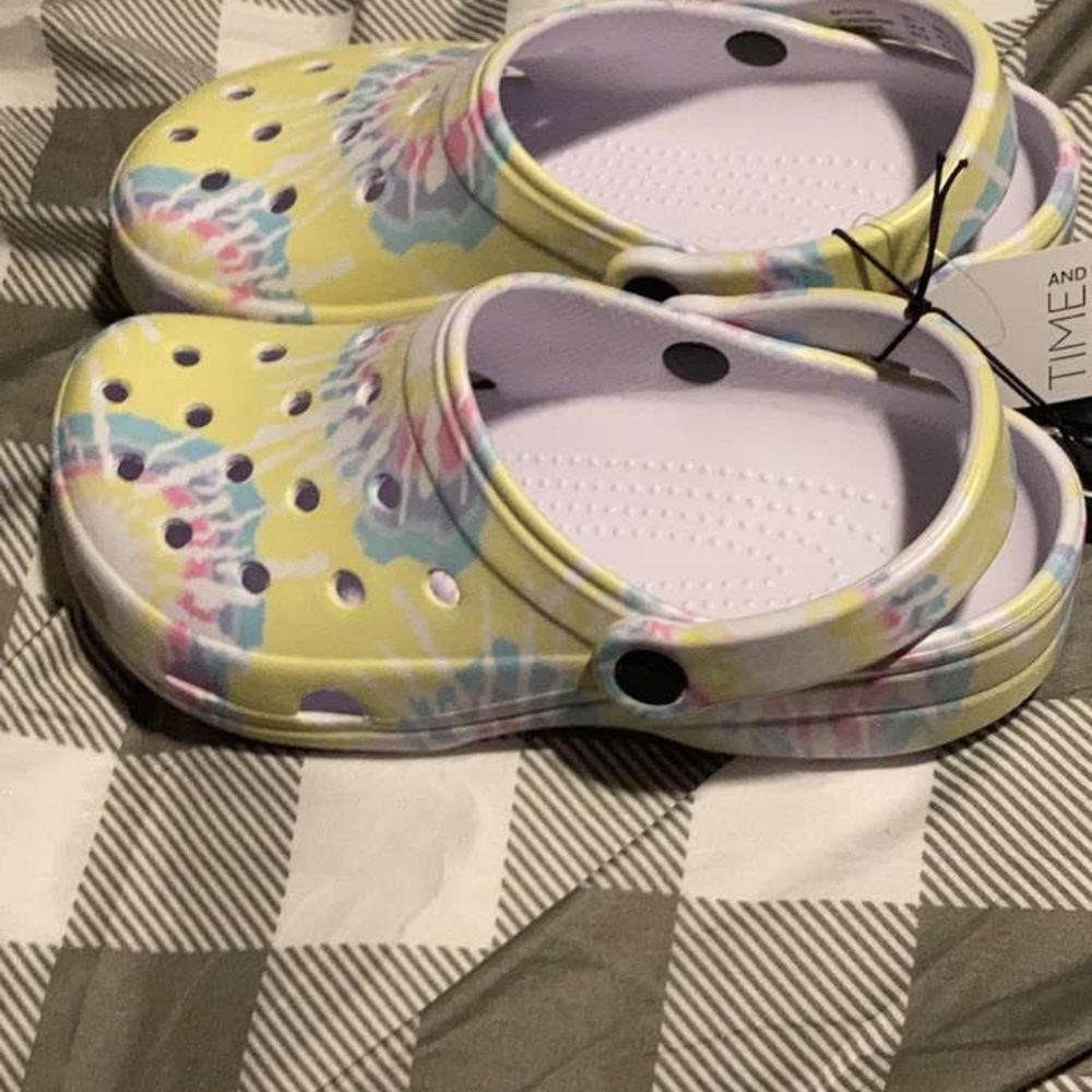 Crocs